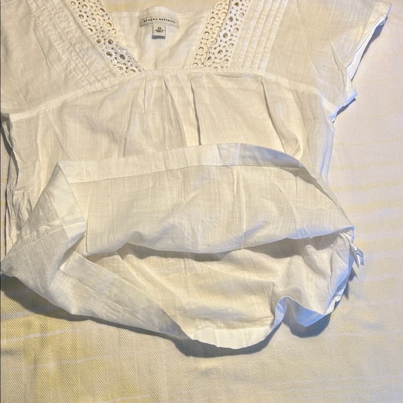 Banana Republic White Cotton Eyelet V-Neck Peasant Top size XS 100% cotton - Picture 6 of 7